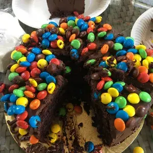 1x KitKat M&Ms Chocolate Cake @$50 (Size: 7 Inches)