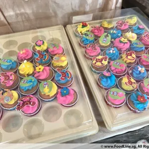 Happy Cupcakes