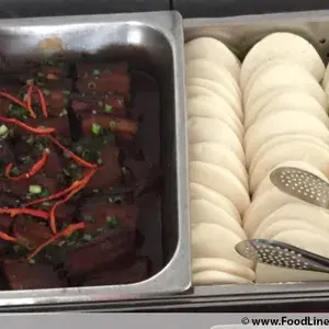 扣肉包 Chinese Bun w/ Stewed Pork