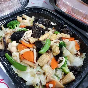Braised Assorted Greens & Mushroom