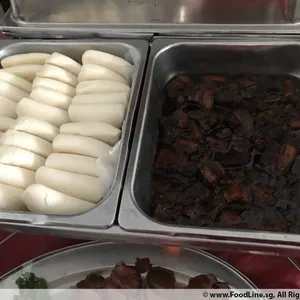 扣肉馒头 Braise Pork w/ Bun