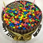 1x KitKat M&Ms Chocolate Cake @$50 (Size: 9 Inches)