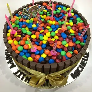 1x KitKat M&Ms Chocolate Cake @$50 (Size: 9 Inches)