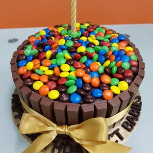 1x KitKat M&Ms Chocolate Cake @$50 (Size: 7 Inches)