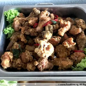 Salted Egg Chicken • 咸蛋鸡(Chef's Recommended)