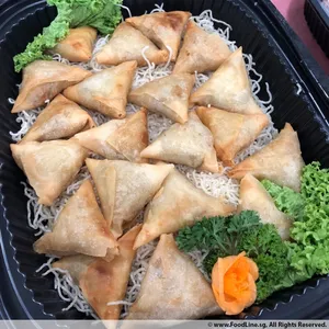 Deep Fried Samosa •炸咖哩角