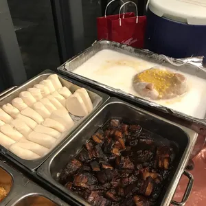 扣肉馒头 Braise Pork w/ Bun