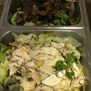 Traditional Hainanese Chicken Rice 传统海南鸡饭