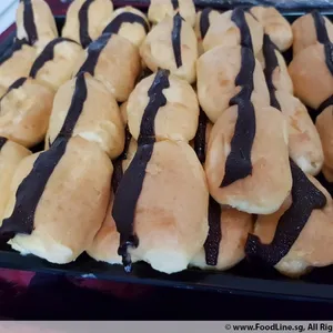 Mini Chocolate Éclair