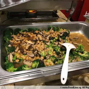 Dried Scallop and Mushroom with Broccoli 冬菇干贝西兰花