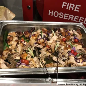 Roasted Whole Chicken with Western Herbs 西式香料烤鸡