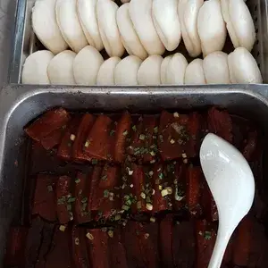 扣肉包 Chinese Bun w/ Stewed Pork