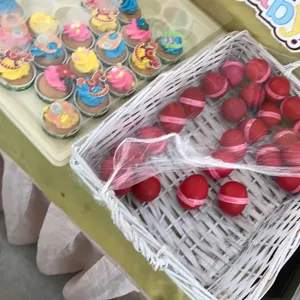 Happy Cupcakes
