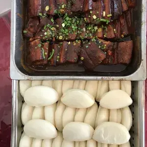 扣肉包 Chinese Bun w/ Stewed Pork
