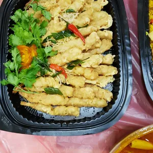 Golden Prawn Torpedo with Spicy Tartar