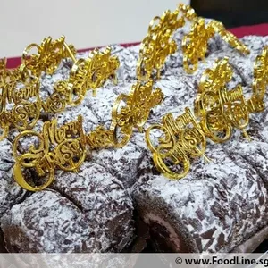 Choc Éclair & Mini Log Cakes