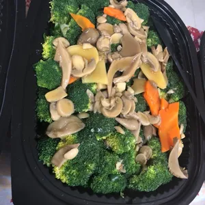 Broccoli with Mixed Mushroom