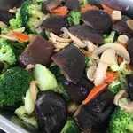 Broccoli w/ Mushroom • 双菇兰花(Chef's Recommended)