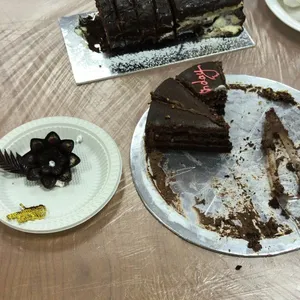 1x Signature Chocolate Etoile @$32 (Weight: 1 kg) (Qty of Big Candles: 3) (Qty of Small Candles: 0)