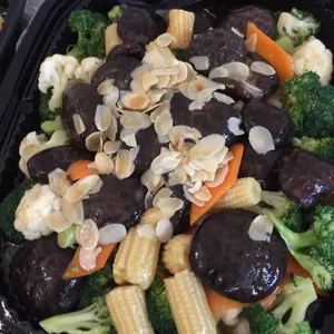 Broccoli with Cauliflower and Assorted Mushroom (Veg)