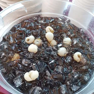 Chin Chow w Longan