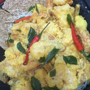 Salted Egg Yolk Prawn in Large Nest