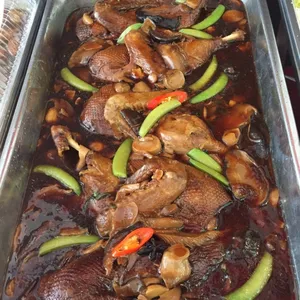 香菇甜豆焖鸭 Braised Duck w/Mushroom
