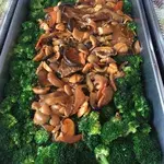 鲍鱼菇鲍贝西兰花 Broccoli w/Sea Clam & Abalone Mushroom