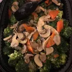 Broccoli with Mixed Mushroom and Fatt Choy 发财西兰花杂菇