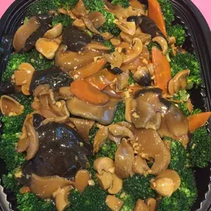 三菇西兰花 Broccoli w/ Assorted Mushroom