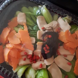 鲍汁瑤柱松菇扒娃娃菜<br>