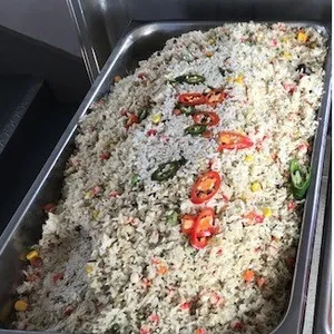 Olive rice topped almond snowflakes 橄榄饭，杏仁片