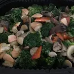 Broccoli with Braised Pacific Clam and Fatt Choy 发财鲍贝西兰花