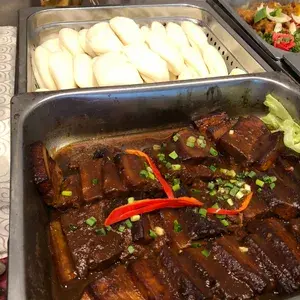 扣肉包 Chinese Bun w/ Stewed Pork