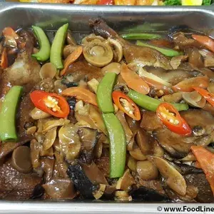 海参香菇焖鸭 Braised Duck w/Sea Cucumber & Mushroom