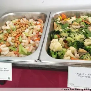 Sautee Celery with Prawns & Cashew Nuts