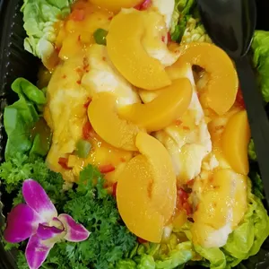 Red Snapper Loins with Sjora Mango Peach Sauce 花果蜜桃鱼片