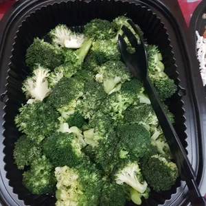 Broccoli with Braised Pacific Clam and Fatt Choy 发财鲍贝西兰花
