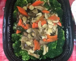 Broccoli with Mixed Mushroom and Fatt Choy 发财西兰花杂菇 | Customer Photo | FattyDaddyFattyMummy