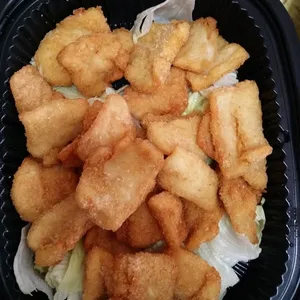 Breaded Fish Fillet with Tartar Sauce 面包鱼柳塔塔酱