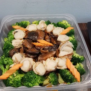 Broccoli with Scallop & Mushrooms