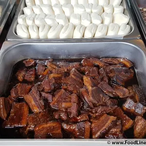 扣肉馒头 Braise Pork w/ Bun