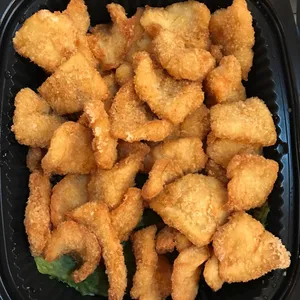 Breaded Fish Fillet with Tartar Sauce 面包鱼柳塔塔酱