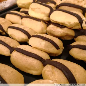 Mini Chocolate Éclair