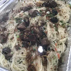 香菇酱猪脚米粉 Bee Hoon w/Braised Pork Trotter