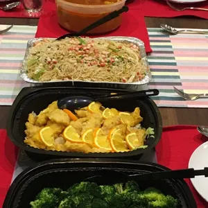 Broccoli with Braised Pacific Clam and Fatt Choy 发财鲍贝西兰花