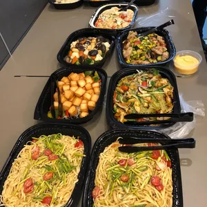 Linguine Aglio Olio (V) <i>with asparagus and tomato</i>