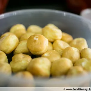 Mini Vanilla Profiteroles 香草泡芙