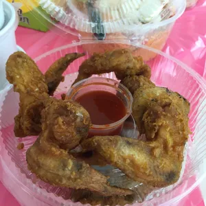 4x Fried Chicken Wings 炸鸡翅膀 (6pcs) @$9