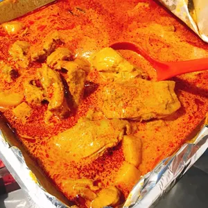 Curry Chicken • 咖哩鸡(Chef's Recommended)